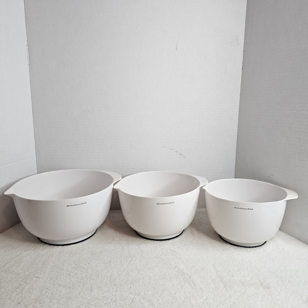 KitchenAid Mixing Bowl Set 3 White 2.5 3.5 4.5 Qt Nesting Pour Spout Non-Slip